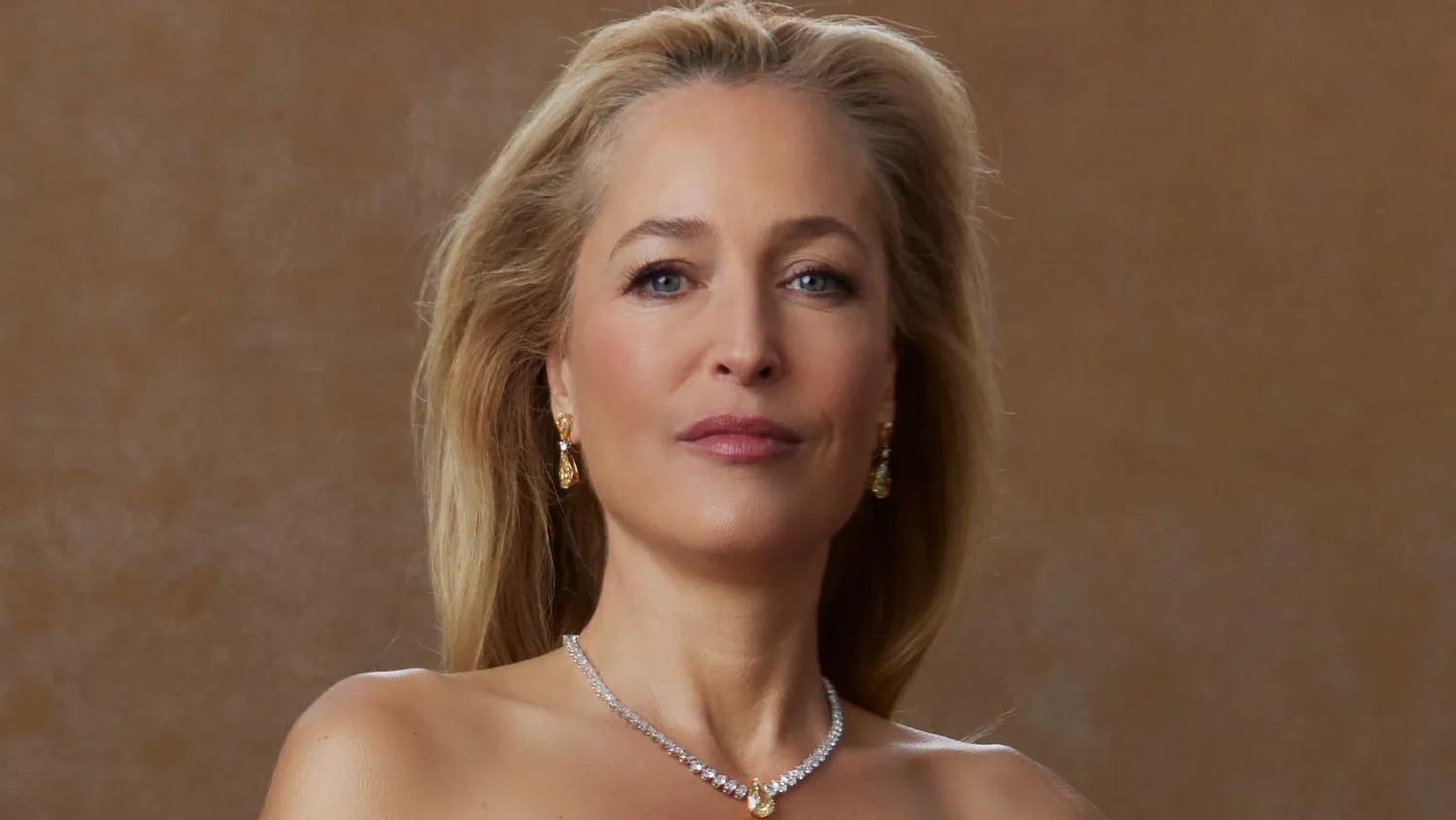 NEW ARTICLE: Gillian Anderson's sex education (The New Yorker)